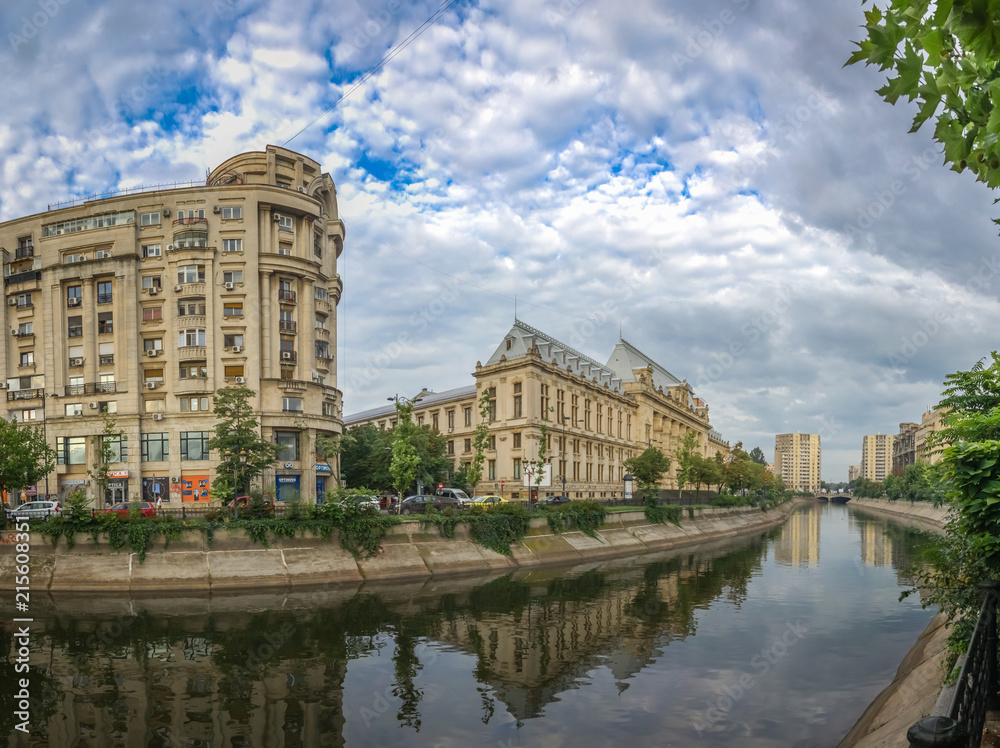 Fototapeta premium Dambovita River in Bucharest