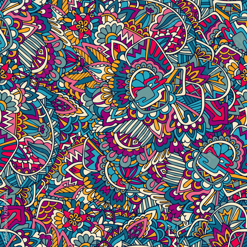 Vector seamles abstract hand-drawn pattern with doodle floral