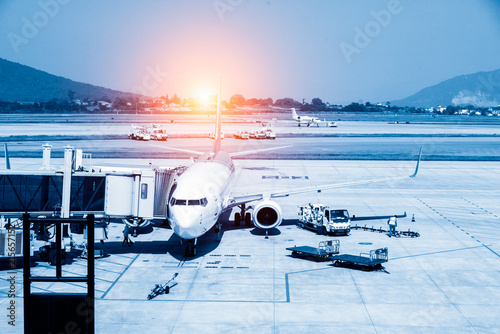 Canvas Print Jet aircraft docked in Dubai international airport