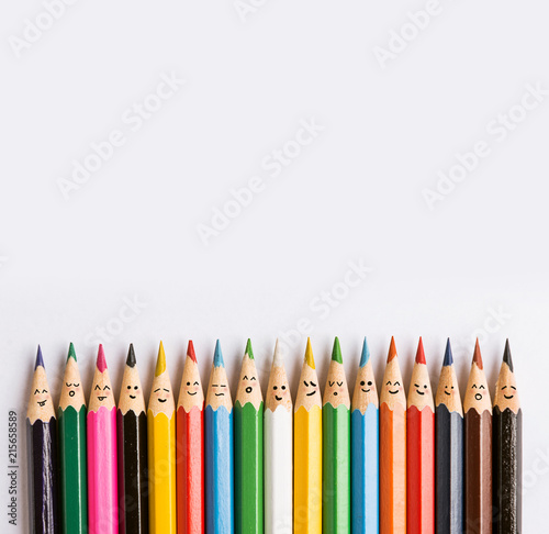 Obraz na płótnie colored pencils on a gray background w salonie