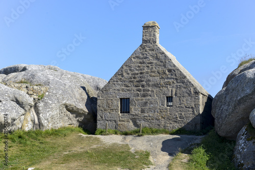 Chapelle, Rochers granitiques, Site classé de Meneham, Kerlouen, 29, Finistère, Bretagne