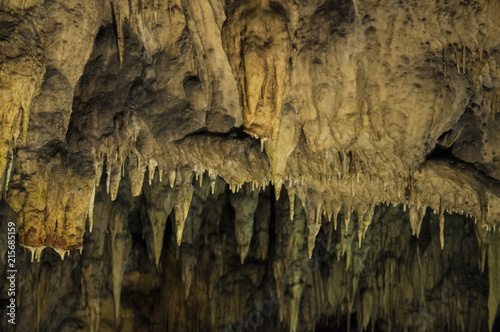 Croazia, 26/06/2018: rocce, stalattiti e stalagmiti nelle Grotte di Barać, registrate per la prima volta nel 1699, vicino al villaggio di Nova Kršlja, nella zona dei laghi di Plitvice photo