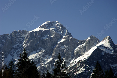 Monte Mangart visto dal lago superiore di Fusine. Tarvisio  Friuli  Italia.