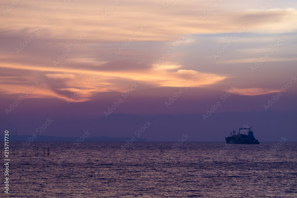 Fototapeta premium 夜明け前の東雲