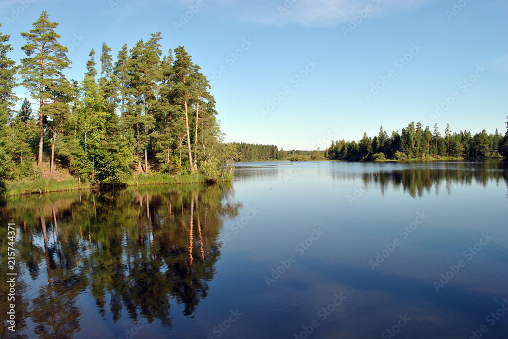 Obraz premium Сохранить Скачать изображение для предпросмотра Fishing for pike, fishing at the Rybinsk reservoir