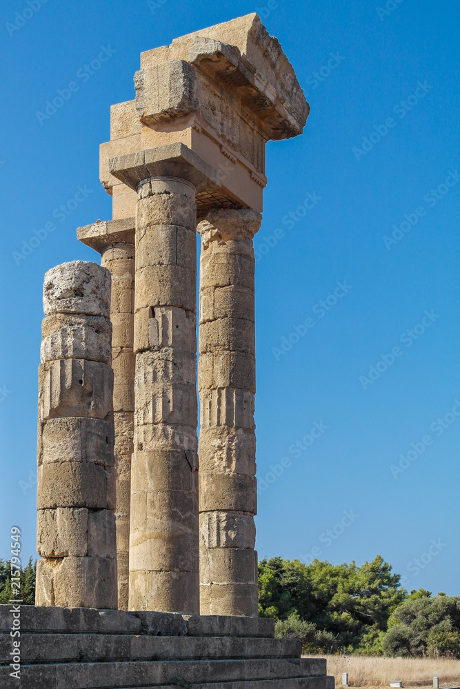 SReste des Apollon-Pythios Tempel auf dem Monte Smith über Rhodos-Stadt