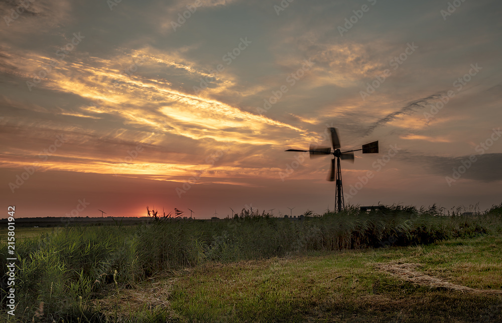Obraz premium turbine at sunset