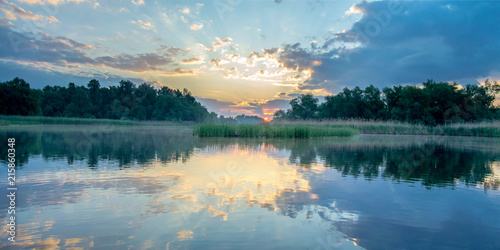 Fototapeta Naklejka Na Ścianę i Meble -  sunrise on the swamp
