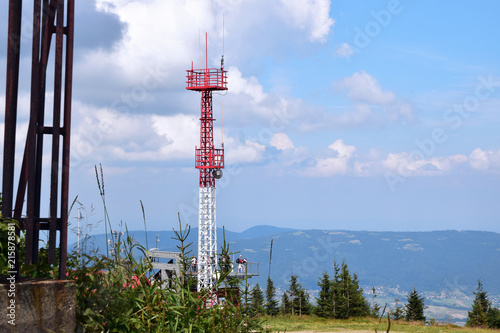 Fototapeta Naklejka Na Ścianę i Meble -  Skrzyczne - szczyt z punktem widokowym. Panorama Beskid Śląski.