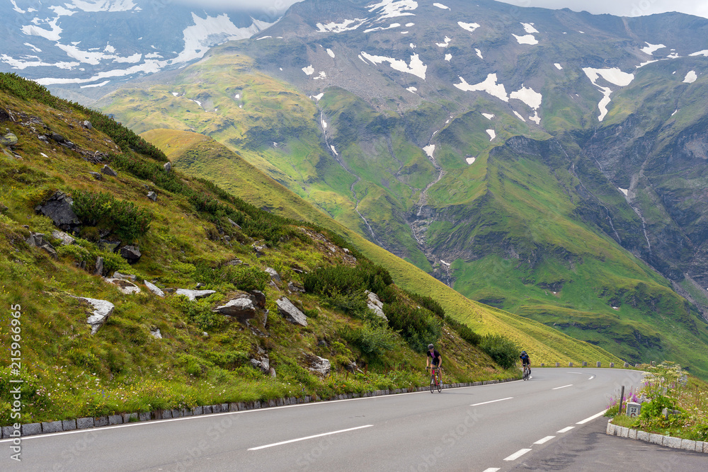 Crossing the alps by bike: Grossglockner high alpine road