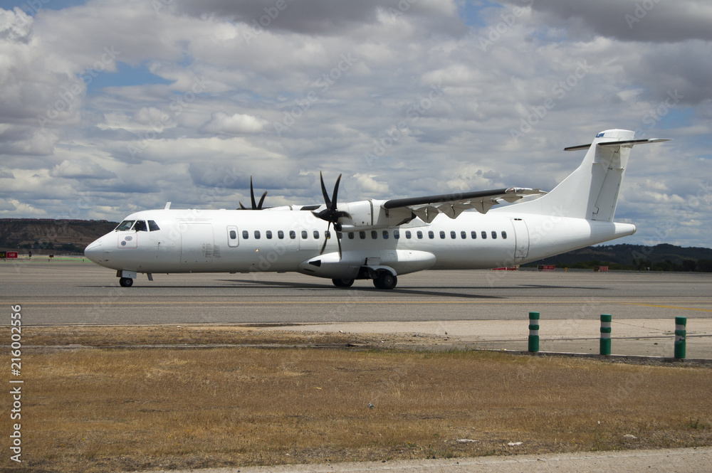 AVION DE HELICE ATR-72 EN MADRID