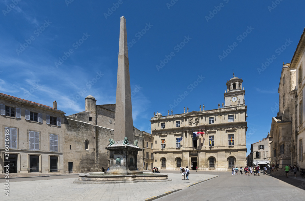 Kathedrale Saint-Trophime, UNESCO-World Heritage and town hall at Place de la Republique with obelisk in Arles. Buches du Rhone, Provence, France.
