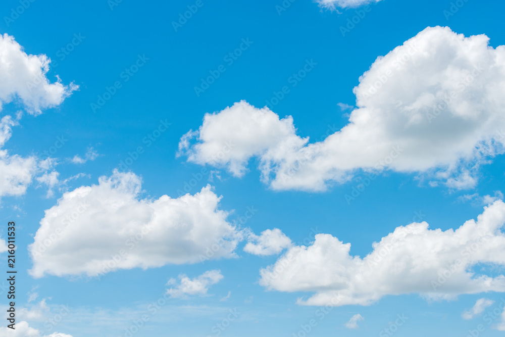 Fototapeta premium Beautiful cirrus clouds against the blue sky