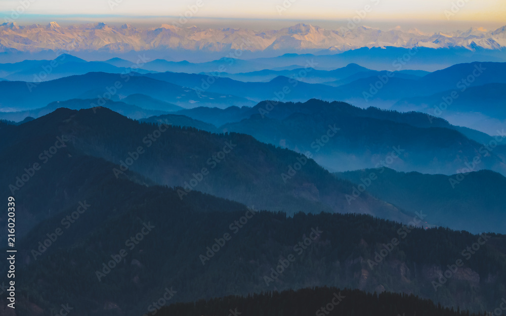 Fototapeta premium MOUNTAINS OF SIRMOUR HIMACHAL PRADESH