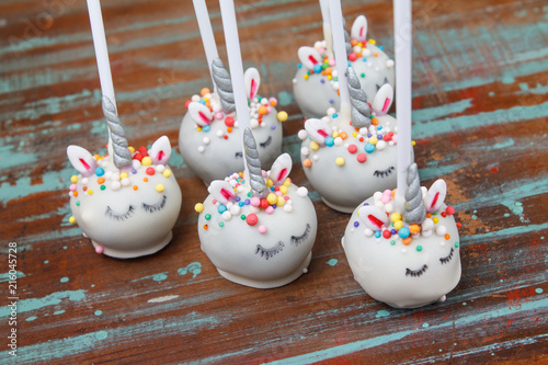 Cake pops con forma de unicornio