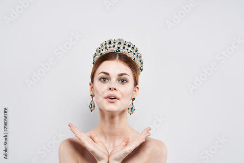 woman in the crown portrait decoration