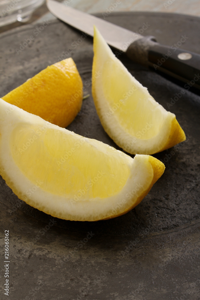 preparing fresh lemons