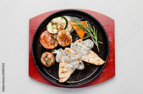 5743731 fried chiken with vegetables and sauce