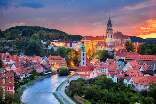 Obraz na płótnie Cesky Krumlov. Aerial cityscape image of Cesky Krumlov, Czech Republic during summer sunset. w salonie