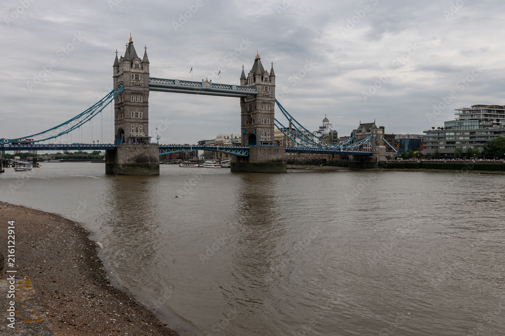 Tower Bridge & Themse