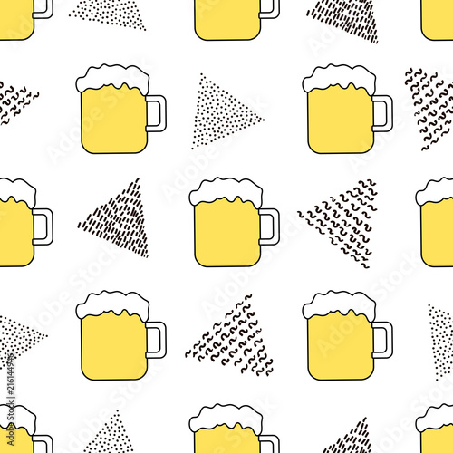 Seamless pattern with beer mug and triangles on the white background.