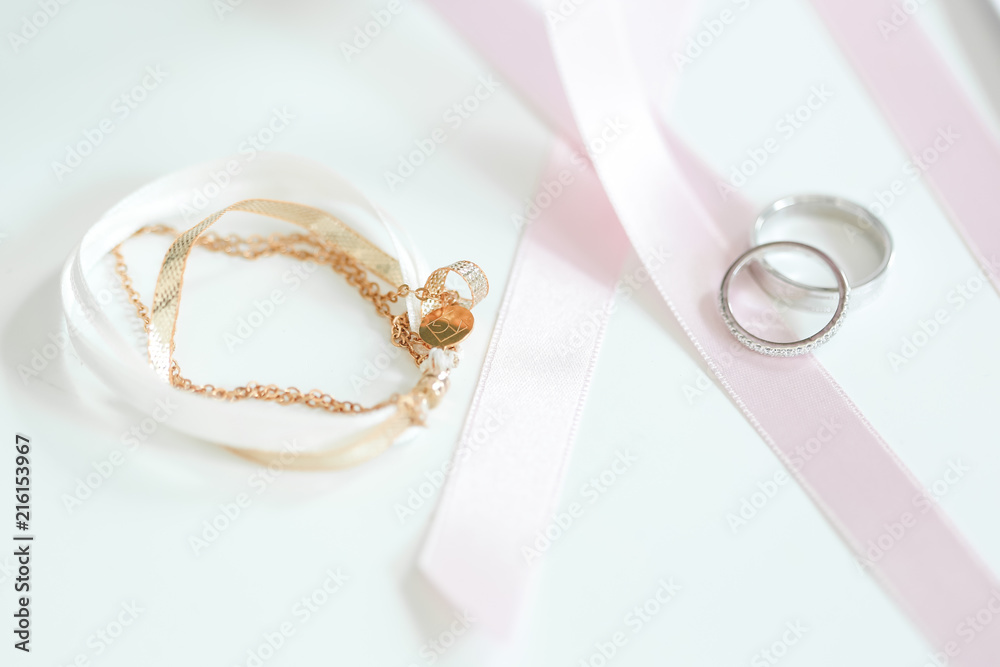 Les bijoux des mariés Les bijoux des mariés