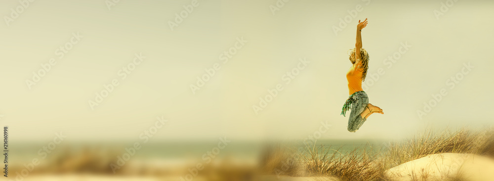 Fotografie Sprung in den Dünen