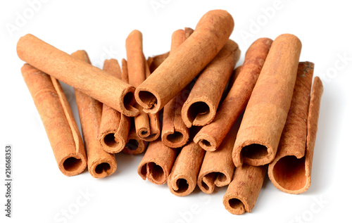 Fototapeta Naklejka Na Ścianę i Meble -  cassia cinnamon sticks isolated on the white background