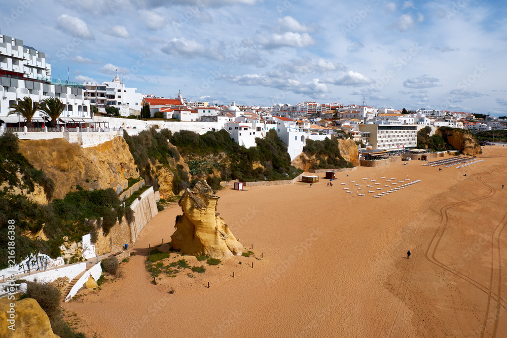 Impressionen vom Strand und Altstadt von Albufeira am Atlantik, Algarve, Barlavento, Westalgarve, Felsalgarve, Distrikt Faro, Portugal, Europa