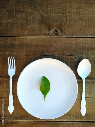 diet. fruit. vegetable. spinach. starvation. breakfast. lunch. dinner. having a snack. snack in the second half of day. chili pepper. vegetarianism.