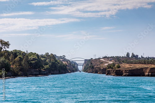 Canal de Corinthe depuis le pont de Posidonia