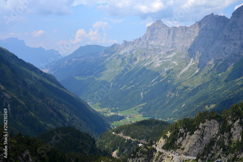 Gadmertal mit Gadmerflue und Tällistock (2580m)