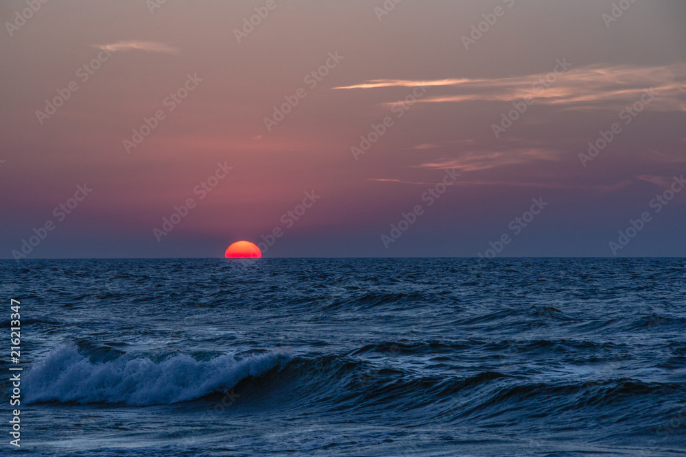 Zachód słońca nad morzem bałtyckim