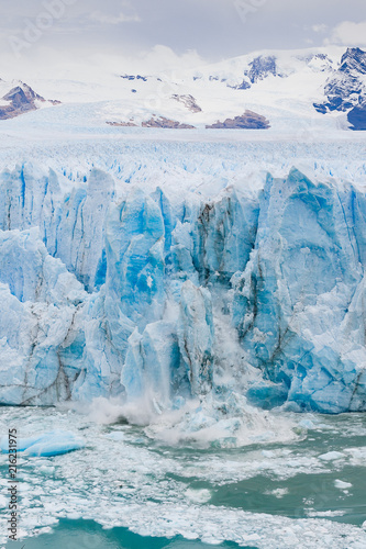 Calving glacier (3)