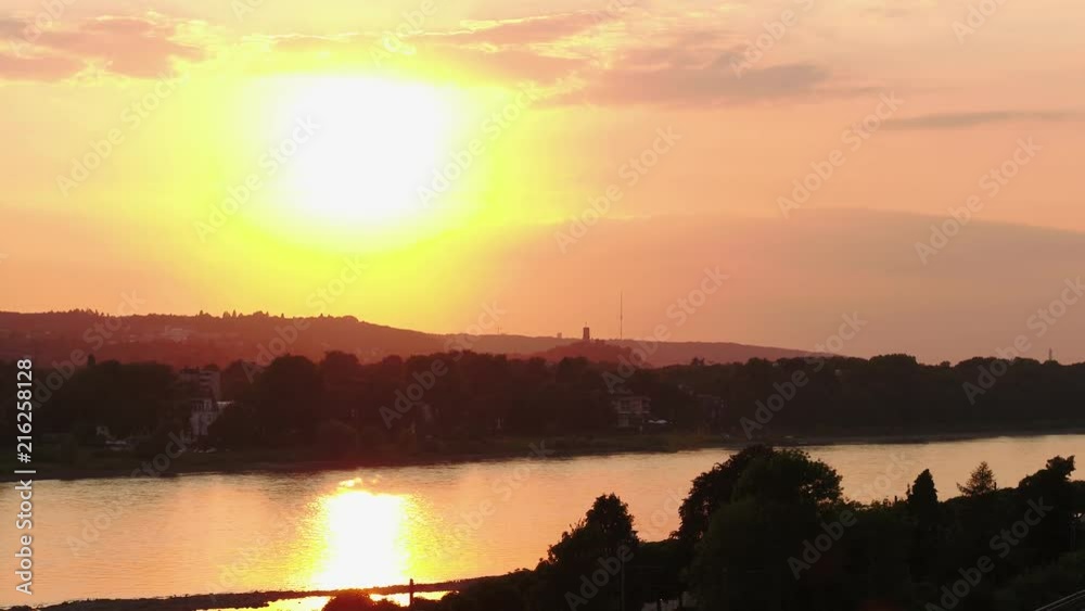 Sonnenuntergang am Rhein Sonnenuntergang am Rhein