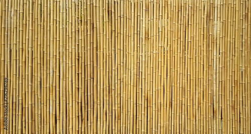 Element fencing, made of barrels of mature bamboo