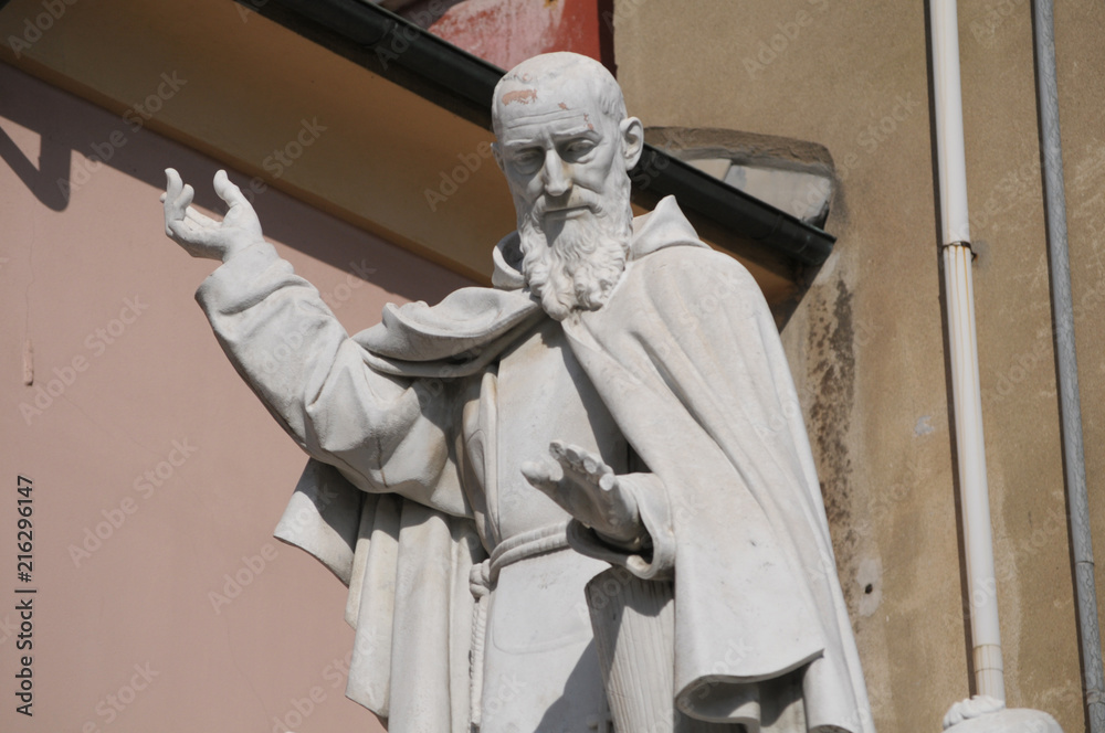statue of Padre Santo in Genoa
