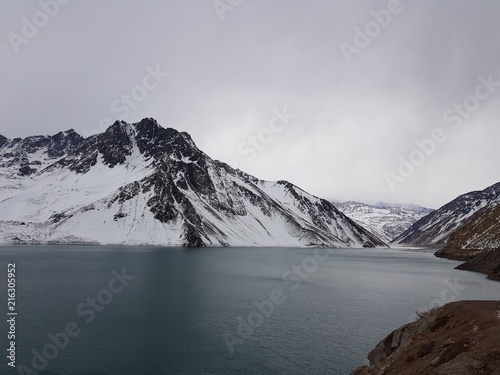 Embalse el Yeso, Cajon Del Maipo - The view between the mountains © Fernando