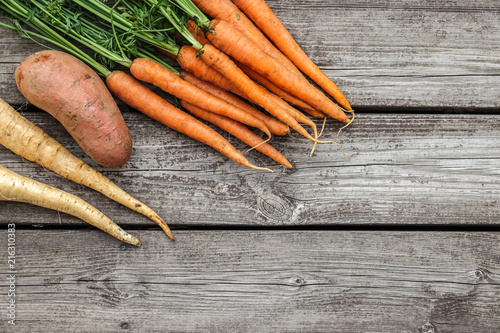 Bundle of carrots, parsnip ...