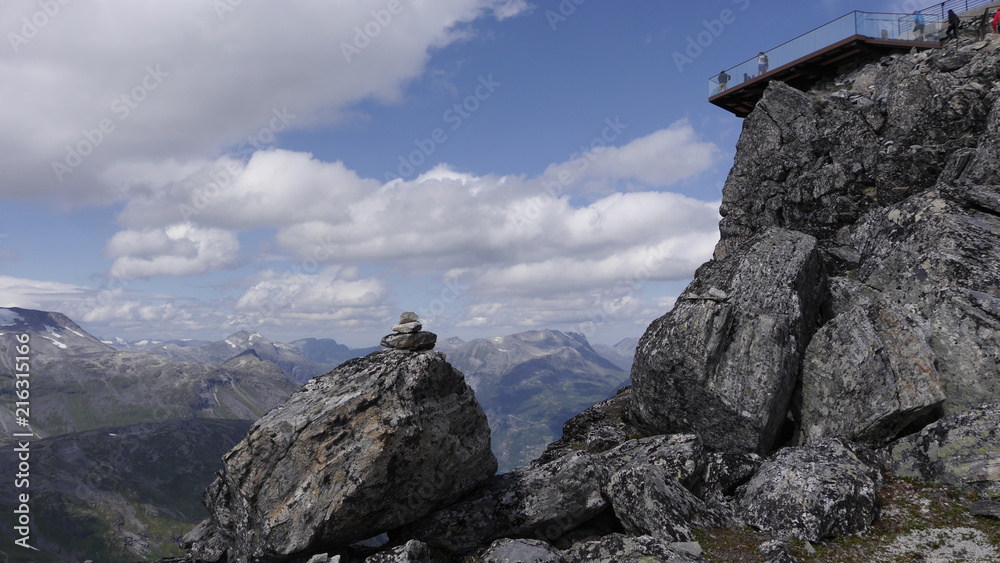 Aufstieg zur Aussichtsplattform Dalsnibba oberhalb der Geirangerstraße, Norwegen Aufstieg zur Aussichtsplattform Dalsnibba oberhalb der Geirangerstraße, Norwegen