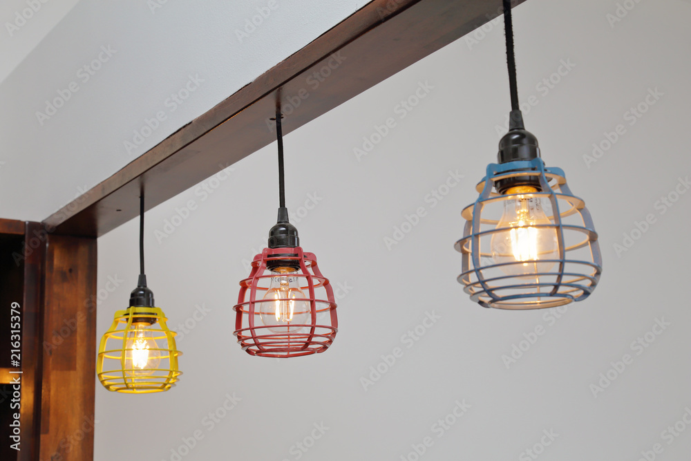 lampe suspension avec ampoule led design industriel lanterne - obrazy, fototapety, plakaty 