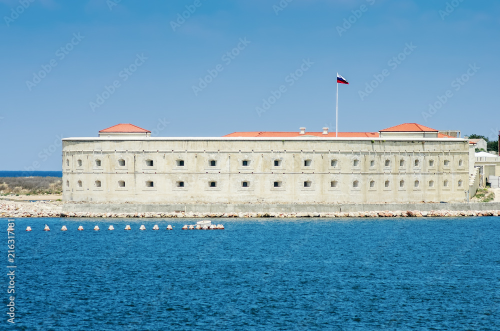 Fototapeta premium Russia, the peninsula of Crimea, the city of Sevastopol. 06/10/2018: Konstantinovsky battery in the Sevastopol bay