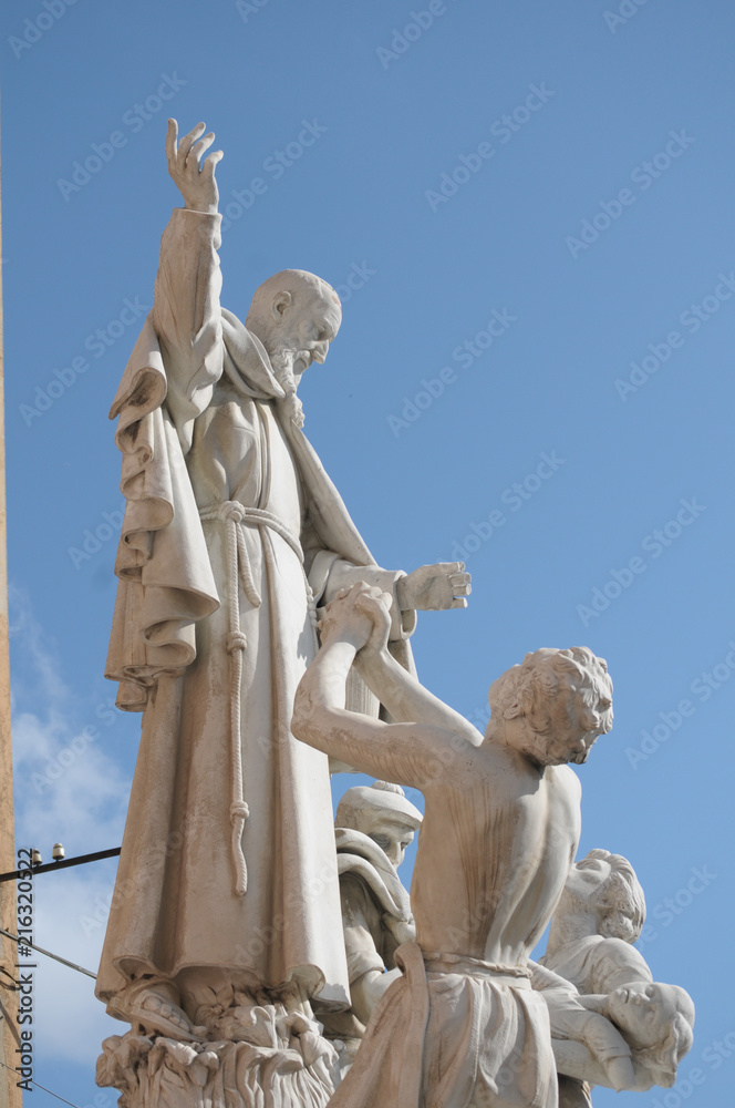 statue of Padre Santo in Genova