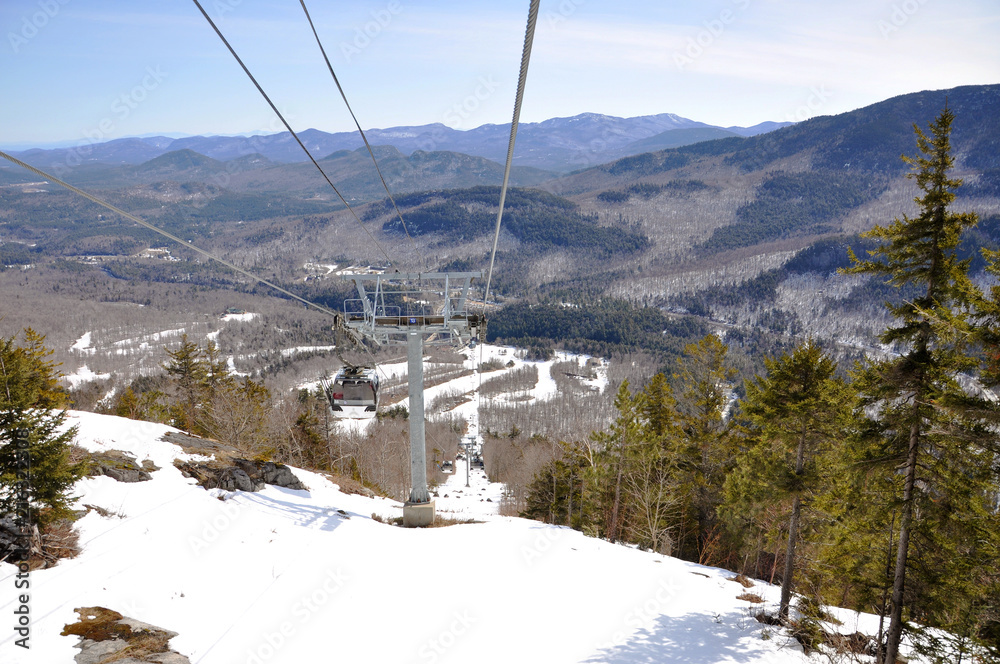 Obraz premium Gondola on Whiteface Mountain Ski Area, the official ski area for 1932 and Adirondack Mountains, New York, USA.