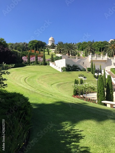 Fototapeta Naklejka Na Ścianę i Meble -  Beautiful view of Bahai gardens and the shrine of the Bab on mount Carmel in Haifa, Israel.