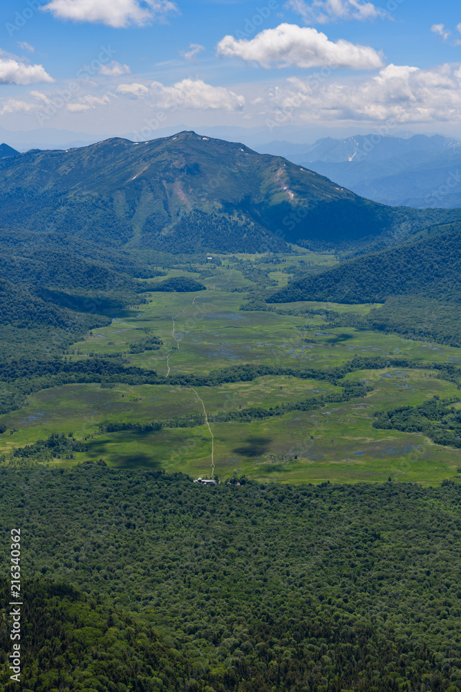 Obraz premium 燧ヶ岳（柴安嵓）山頂から見た尾瀬ヶ原と至仏山