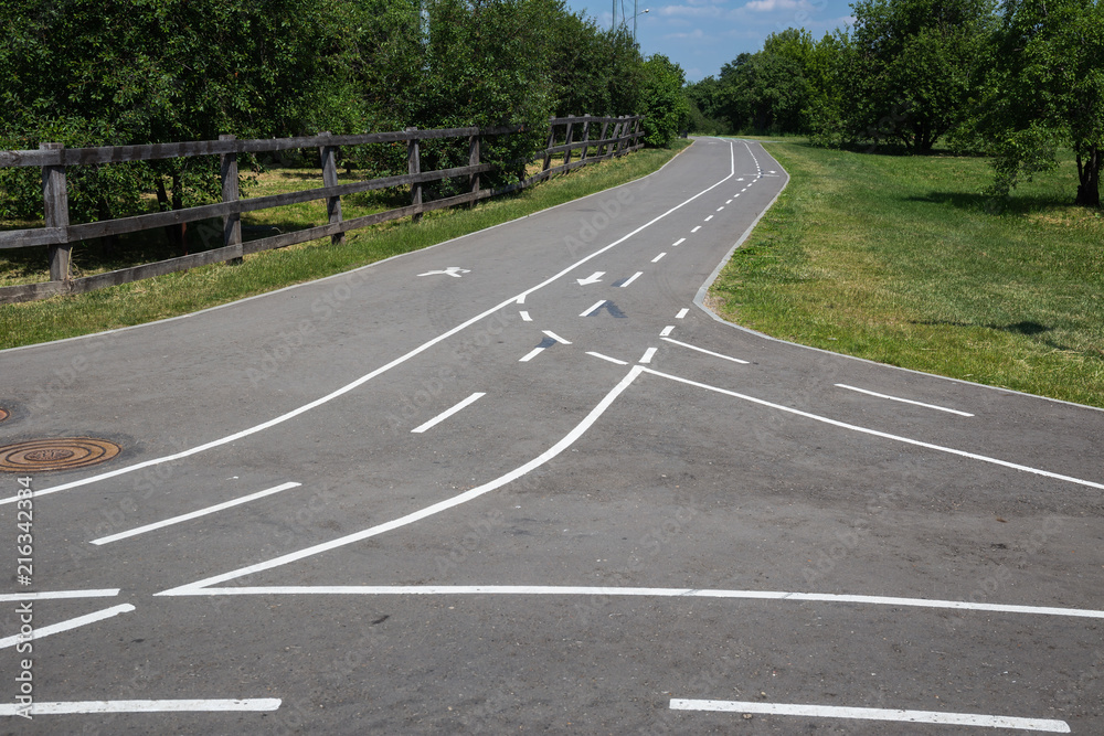 Fototapeta premium Bicycle road in the park