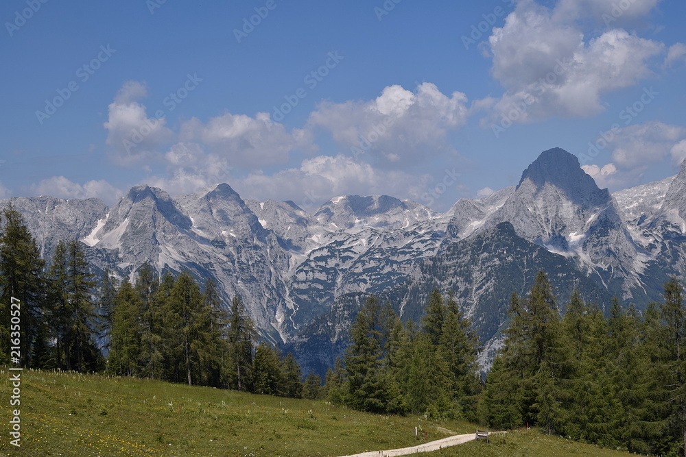 Blick von der Höss in Hinterstoder in das Gebirge Blick von der Höss in Hinterstoder in das Gebirge