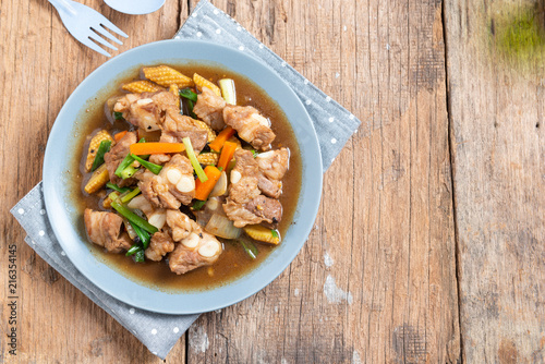 Pork spare rib stir fried with soy sauce and black pepper