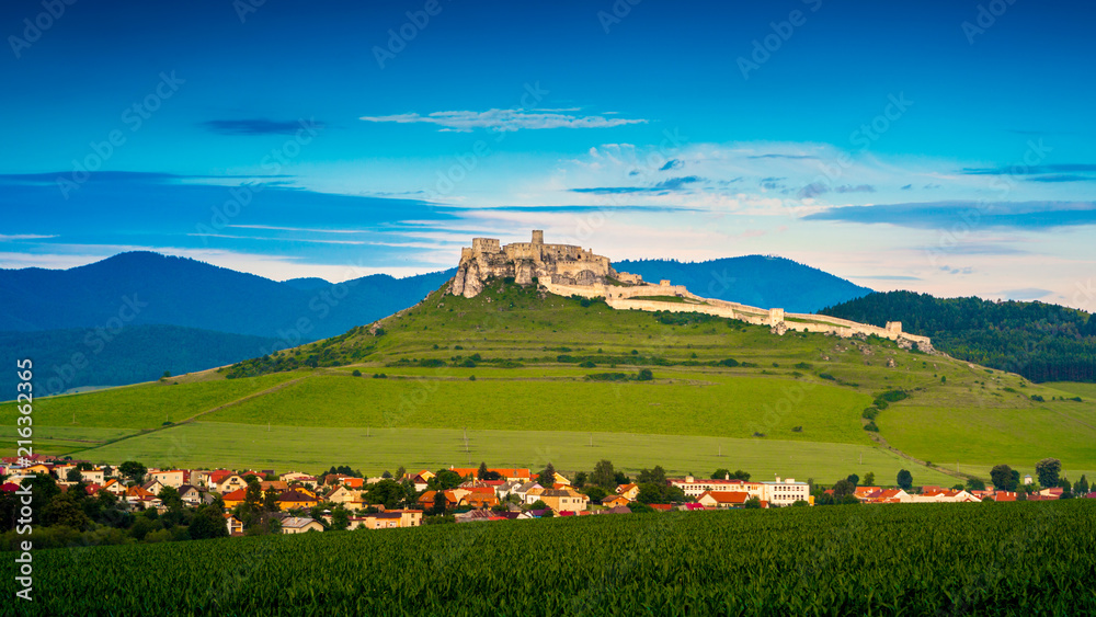 Obraz premium Ruin of Spissky Castle in Slovakia at sunset
